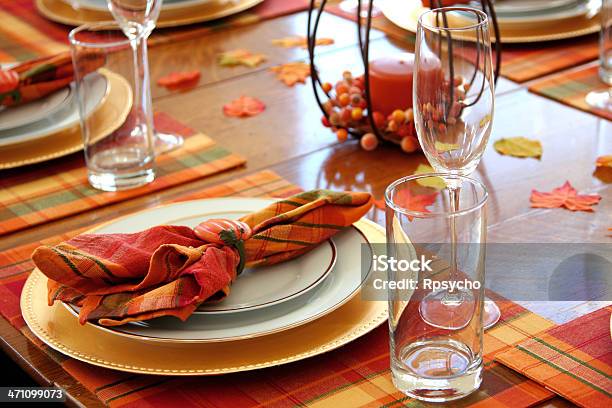 Otoño Disposición De Mesas Foto de stock y más banco de imágenes de Otoño - Otoño, Interiores modelos, Mantelito