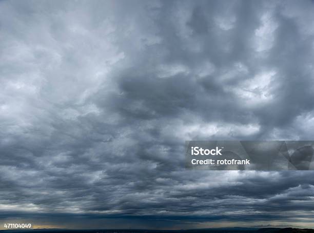 Foto de Nuvens De Tempestade Tamanho De Imagem Xxl e mais fotos de stock de Chuva - Chuva, Clima, Cloudscape
