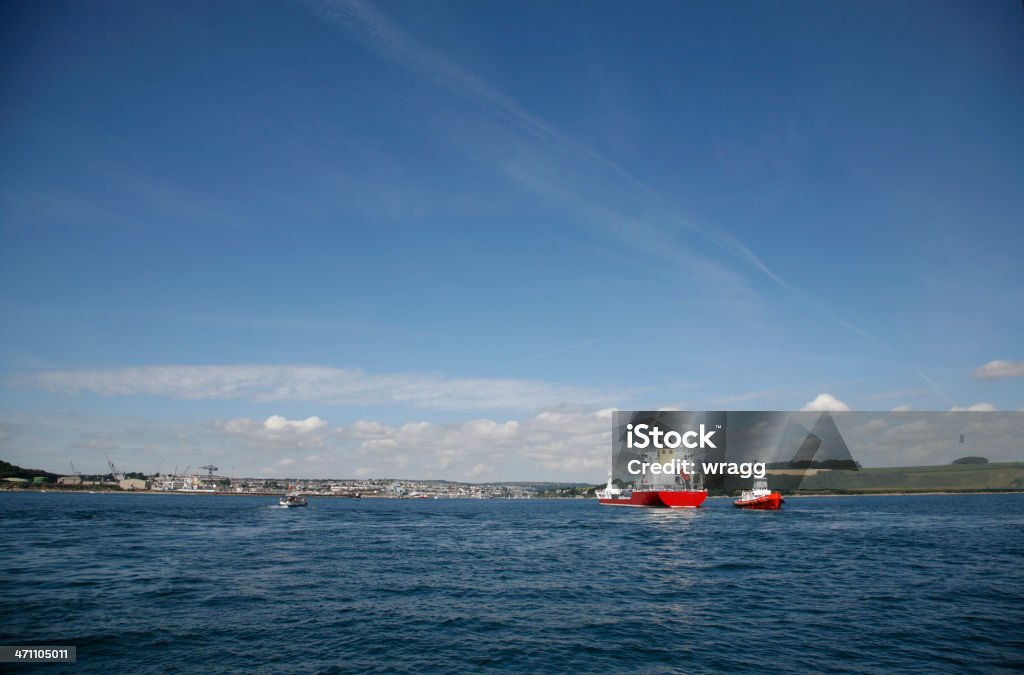 Tug barco ayuda - Foto de stock de Apearse libre de derechos