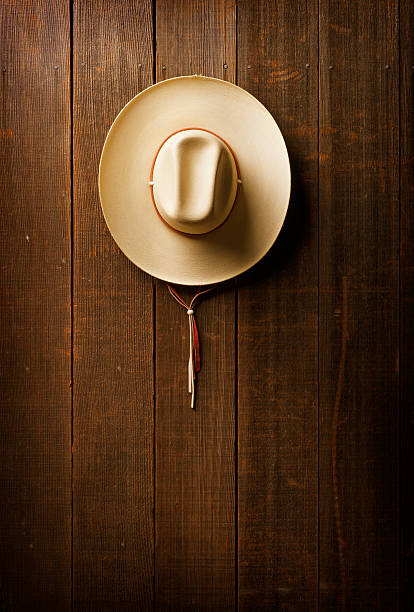 kapelusz kowbojski - cowboy hat wild west hat wood zdjęcia i obrazy z banku zdjęć
