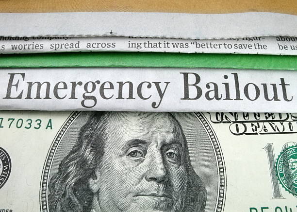 bailout - bankruptcy foreclosure foreclose newspaper fotografías e imágenes de stock