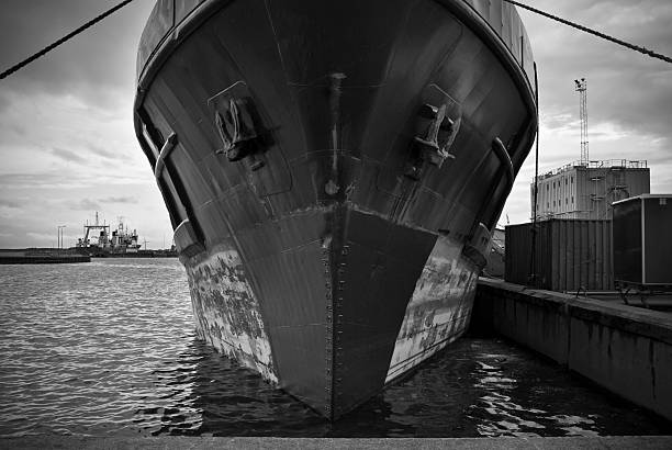 schiff im hafen - esbjerg stock-fotos und bilder