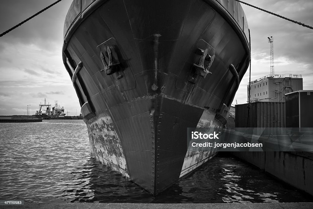 Nave al porto - Foto stock royalty-free di Acciaio