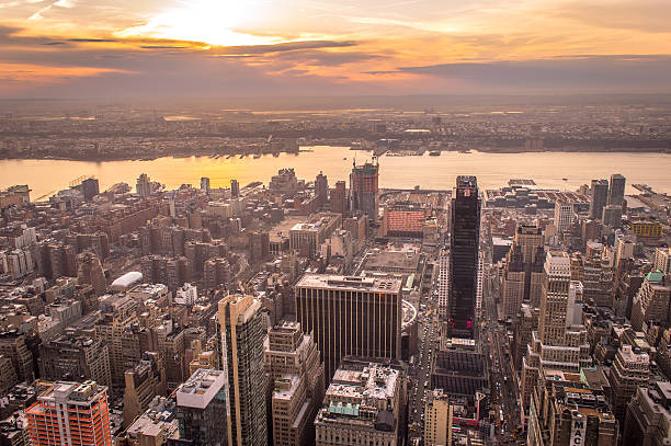 istock Sunset Over the Hudson River Jersey City NYC 471112296