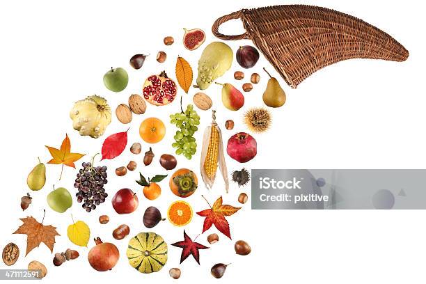 Foto de A Cornucópia Revelados e mais fotos de stock de Cornucópia - Cornucópia, Fundo Branco, Castanha