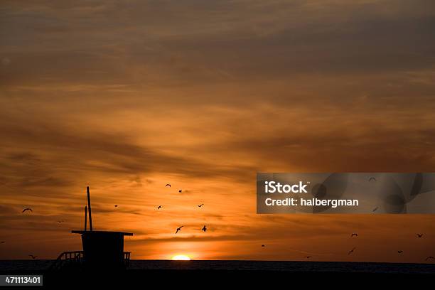 Orange Sonnenuntergang In Santa Monica Stockfoto und mehr Bilder von Abenddämmerung - Abenddämmerung, Fotografie, Horizontal