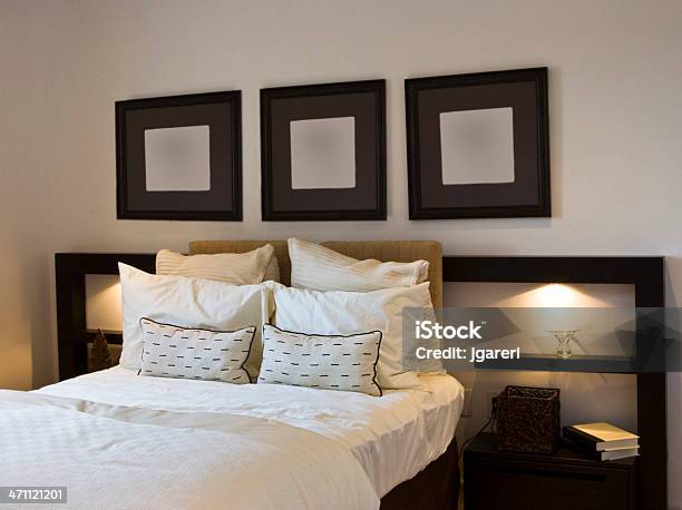 Sypialnia - zdjęcia stockowe i więcej obrazów Bez ludzi - Bez ludzi, Budowla mieszkaniowa, Dywan