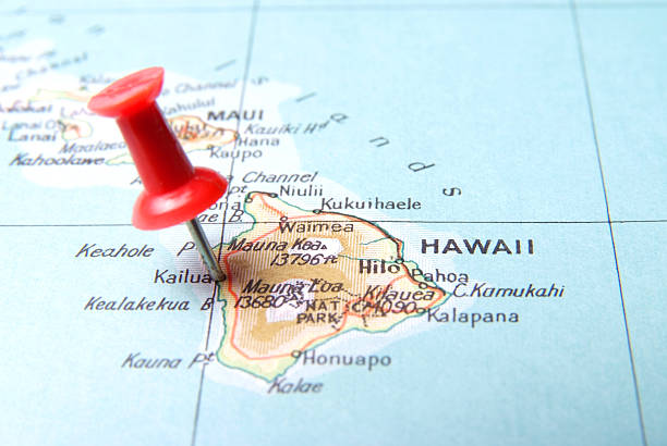 istock Paper map with a pin in Hawaii 471122077