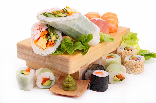 各種の新鮮な寿司 - rolled up rice food vietnamese cuisine ストックフォトと画像