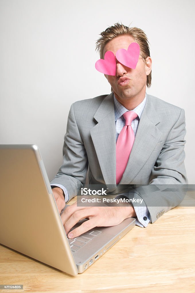 Kissy Guy in 어울리다 컴퓨터 - 로열티 프리 20-29세 스톡 사진
