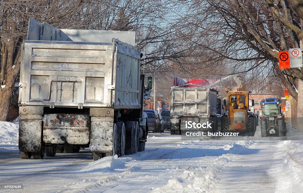 Снег удалять грузовик и Blower на улице - Стоковые фото Конвой роялти-фри