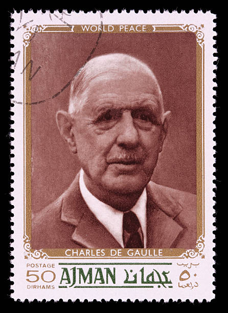 la paz mundial charles de gaulle sello postal - charles de gaulle fotografías e imágenes de stock