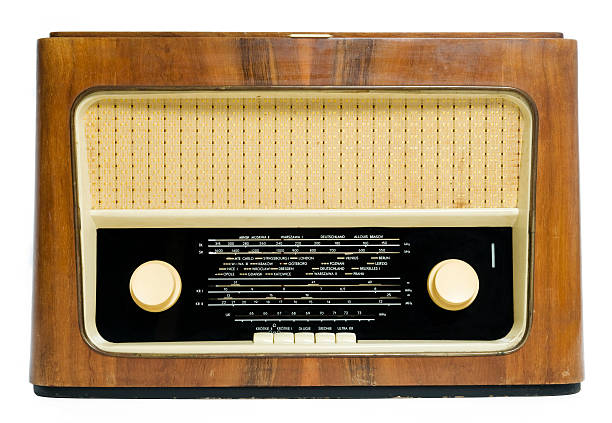 istock Vintage radio 471133881
