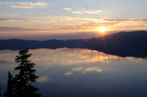 istock Crater Lake Sunrise 471134193