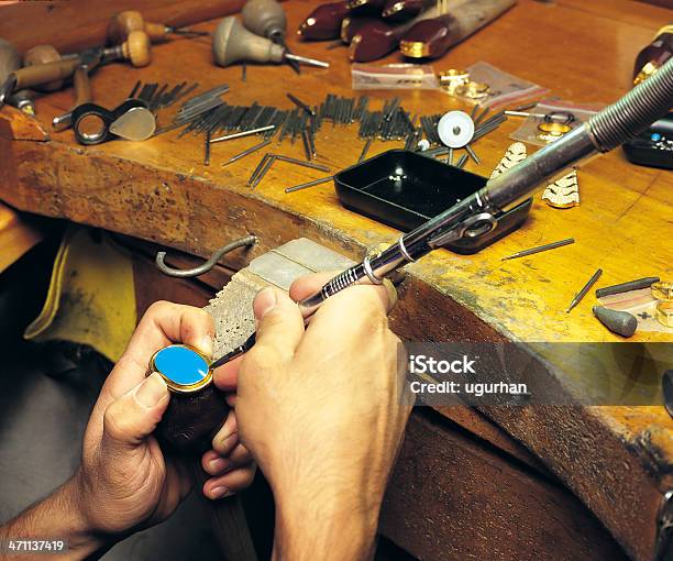 Juwelier Stockfoto und mehr Bilder von Arbeiten - Arbeiten, Ausrüstung und Geräte, Etwas herstellen