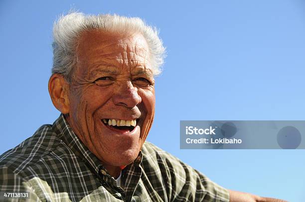 Hispanic Alter Stockfoto und mehr Bilder von Aktiver Senior - Aktiver Senior, Alter Erwachsener, Ein Mann allein