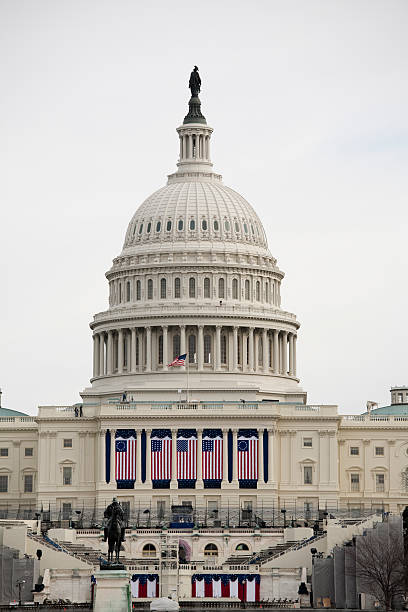 presidente barack obama di insediamento, washington dc capitol building - inauguration into office washington dc barack obama capitol building foto e immagini stock