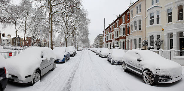 istock Snow in West London 471140885