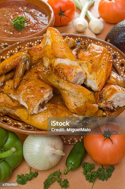 Pollo Asado Foto de stock y más banco de imágenes de Banquete - Banquete, Comida mexicana, Aguacate