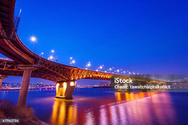 Seongsu Bridge At Night In Seoul Stock Photo - Download Image Now - 2015, Arch - Architectural Feature, Architecture