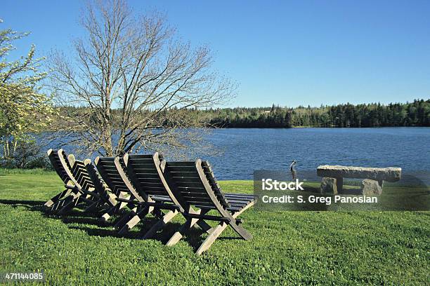 Sedie Adirondack - Fotografie stock e altre immagini di Adagiarsi - Adagiarsi, Ambientazione esterna, America del Nord