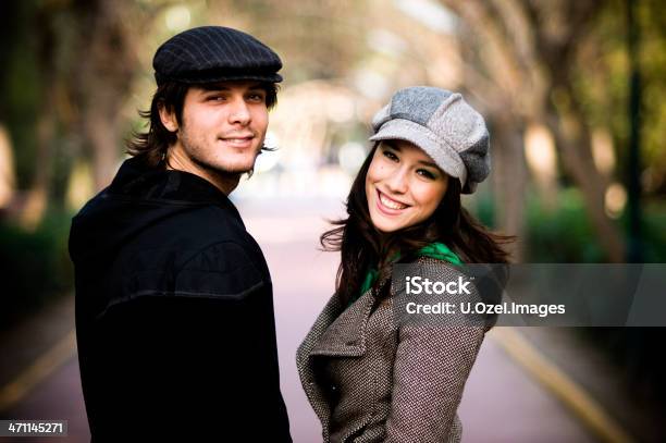 Les Amoureux Foto de stock y más banco de imágenes de Hombres - Hombres, Mujeres, Otoño