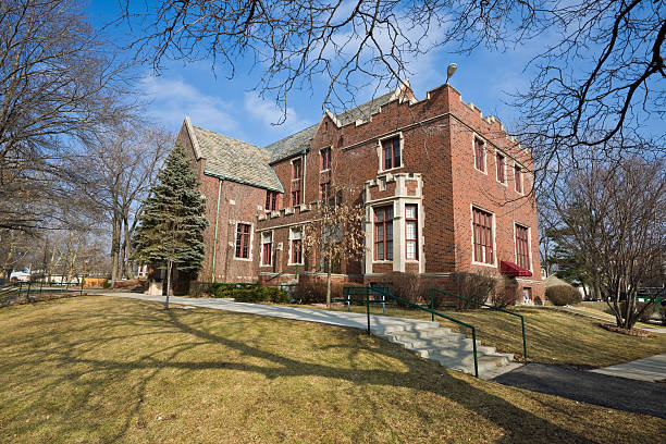 istock Academy Building Chicago Far Southwest Side 471148511