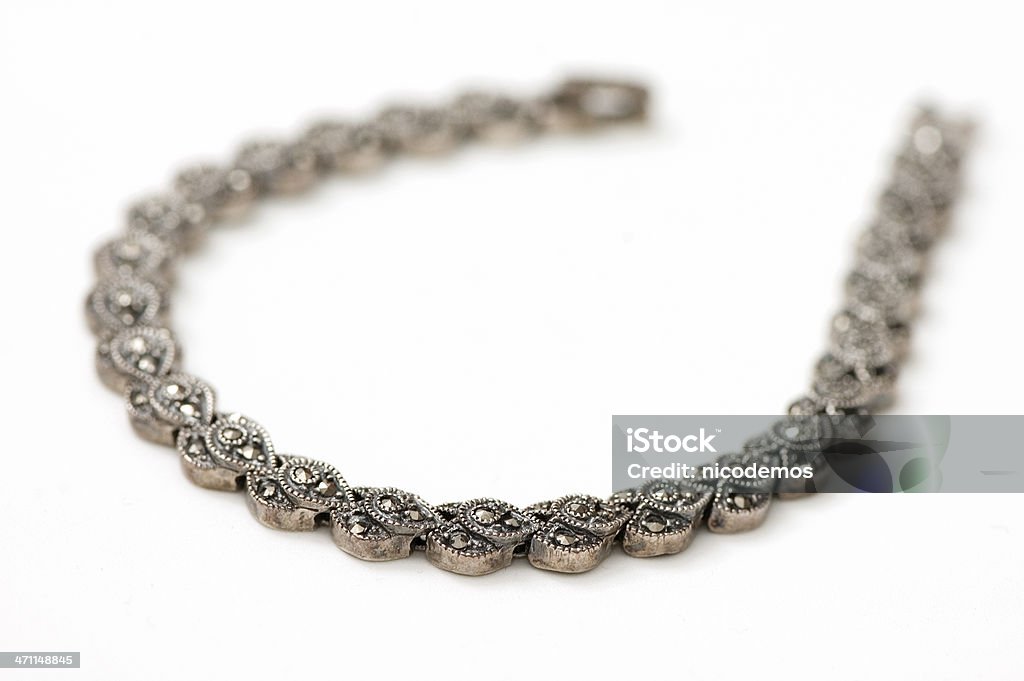 Bracciale in argento - Foto stock royalty-free di Argentato
