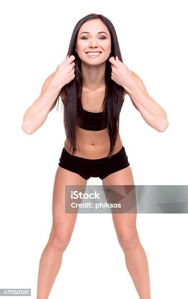Bellissima Giovane Donna Esercizio Nel Centro Fitness - Fotografie stock e altre immagini di 2015