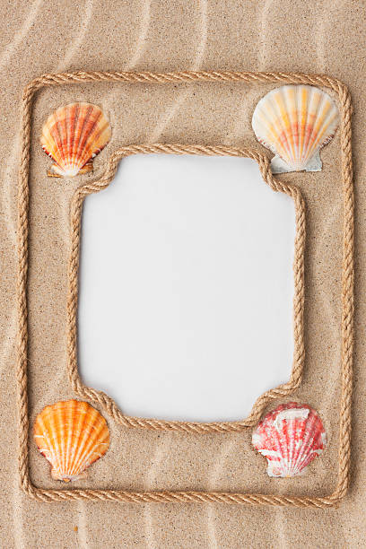 istock Two beautiful frame made of rope and sea shells 471150468