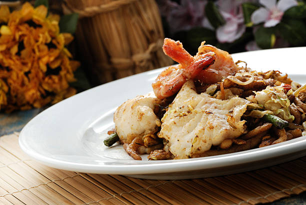 istock Asian Seafood Noodle 471154383