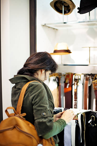 istock Woman Shopping 471154407