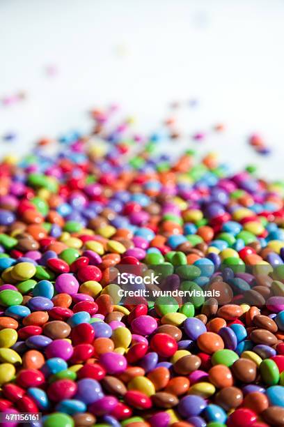 Colorido Chocholate - Fotografias de stock e mais imagens de Alimentação Não-saudável - Alimentação Não-saudável, Azul, Chocolate