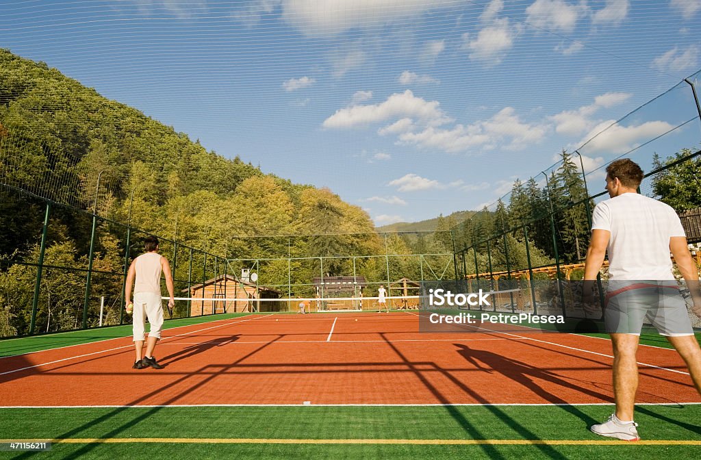 Tennis in den Bergen - Lizenzfrei Aktiver Lebensstil Stock-Foto