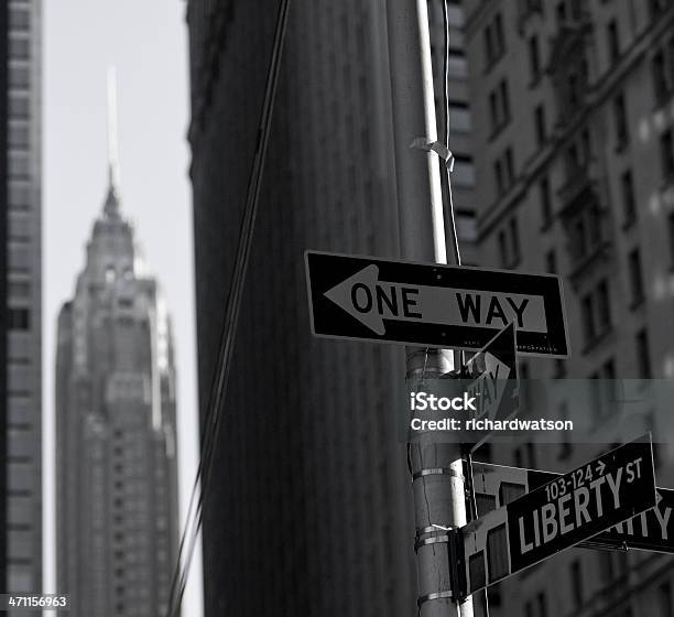 New York Street 팻말 크라이슬러 빌딩 거리의 0명에 대한 스톡 사진 및 기타 이미지 - 0명, 거리, 거리 이름 팻말