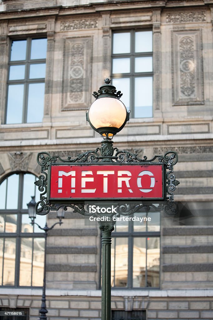 Señal de Metro de París, Francia - Foto de stock de París libre de derechos