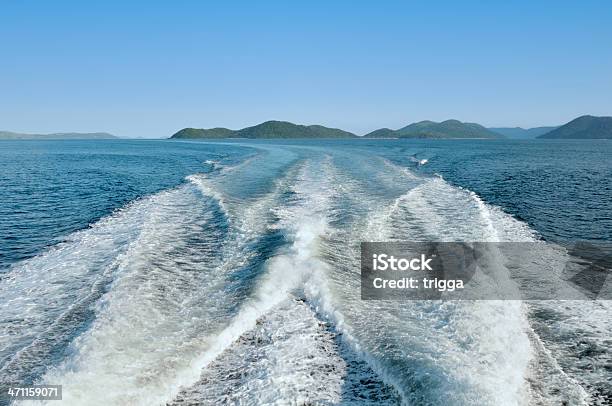 ボートのモーニングコール - Horizonのストックフォトや画像を多数ご用意 - Horizon, しぶき, しぶきを上げる