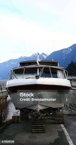 Docked - モーターボートのストックフォトや画像を多数ご用意 - モーターボート, 乾燥, 交通輸送