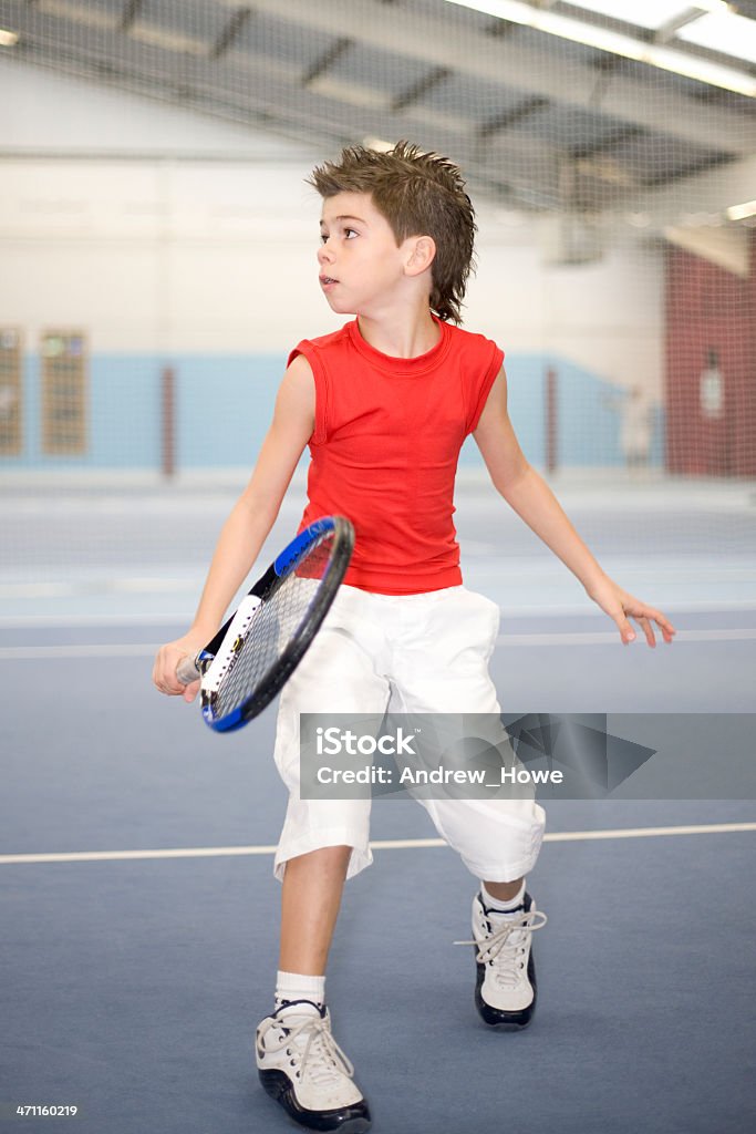 Courts de Tennis - Photo de 8-9 ans libre de droits