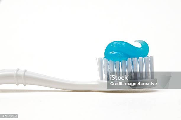 歯ブラシ歯磨き粉 - 歯みがき粉のストックフォトや画像を多数ご用意 - 歯みがき粉, 歯ブラシ, 白色