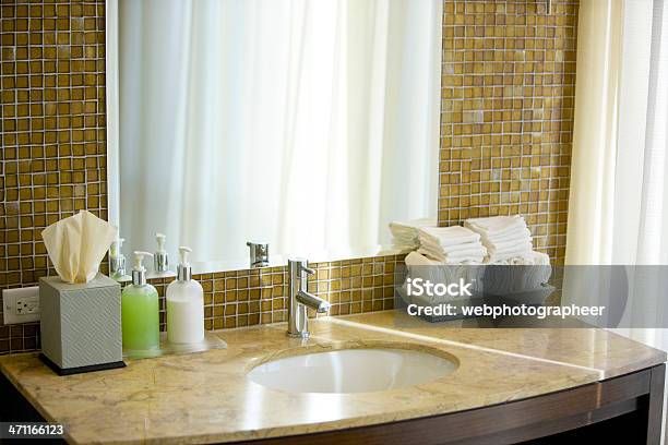 Badezimmer Innen Stockfoto und mehr Bilder von Waschbecken - Waschbecken, Kosmetik, Modern