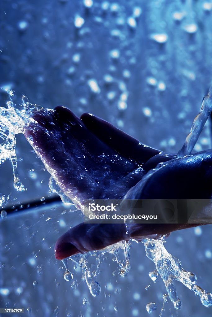 Свежей холодной водой - Стоковые фото В стиле минимализма роялти-фри