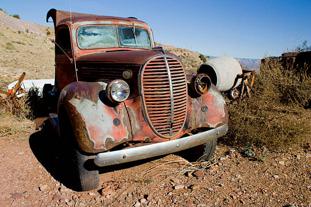 istock Old Truck 471169055