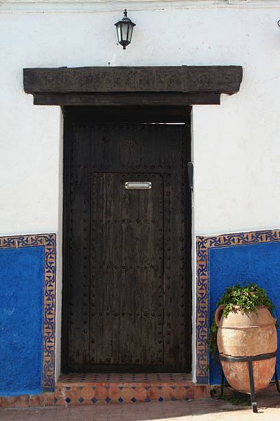 istock Casbah door 471169077