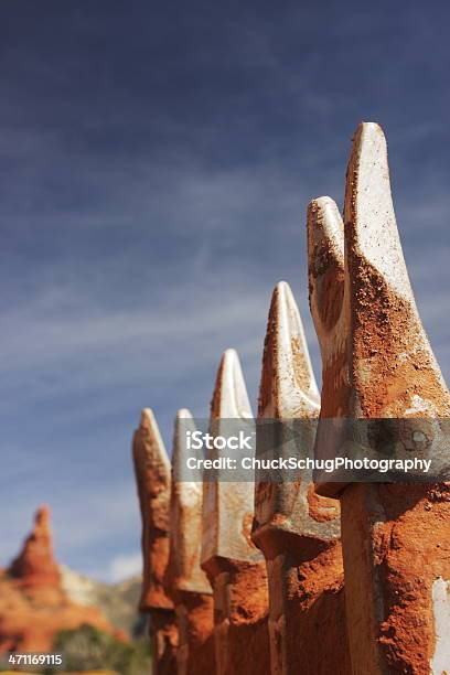 Equipo De Construcción Cuchara Dientes Imitar Pinnacle Foto de stock y más banco de imágenes de Pala - Parte de un vehículo