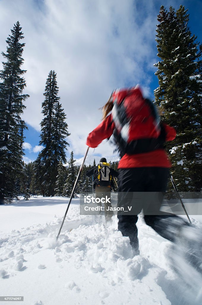 Paar Schneeschuhwandern - Lizenzfrei Aktiver Lebensstil Stock-Foto