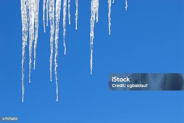 Eiszapfen Und Liefern Pure Blue Sky Stockfoto und mehr Bilder von Bildhintergrund - Bildhintergrund, Blau, Eis