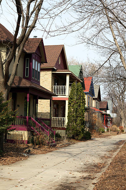 istock Spring comes to Wilwaukee Avenue Cottages 471175363