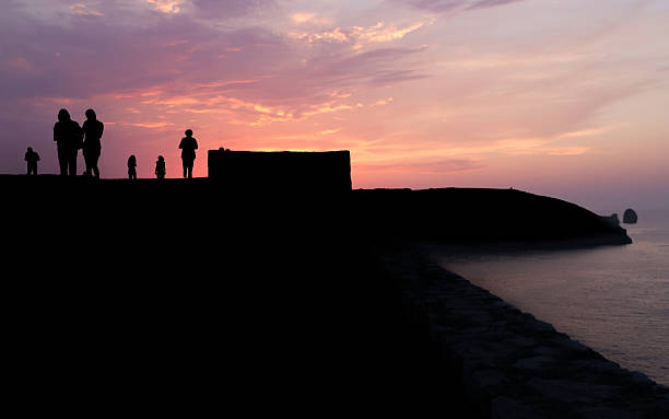 Different People Silhouettes at Sunset - Siluetas de Gente Dive