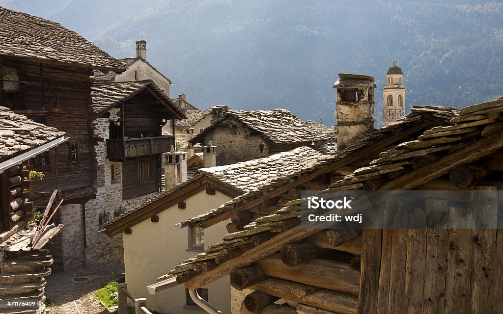 Soglio im Bergell - Foto de stock de Celeiro royalty-free